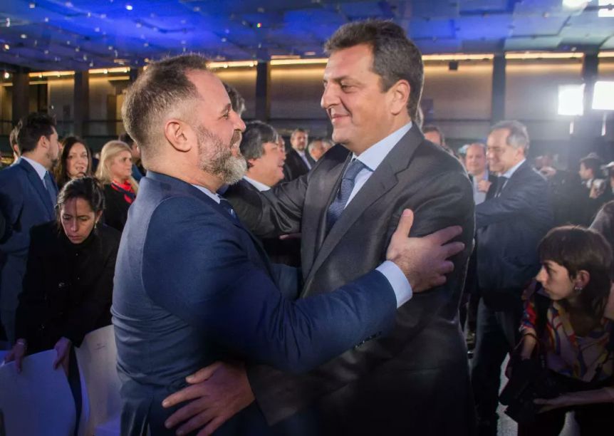 Glinski se puso el traje de candidato: foto con Massa y reuniones con referentes locales