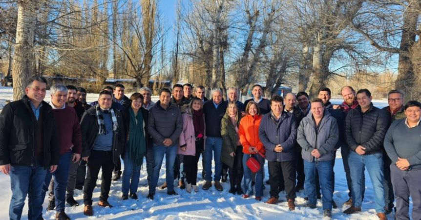 Rumbo a la transición, hubo reunión cumbre entre el gobernador electo e intendentes salientes