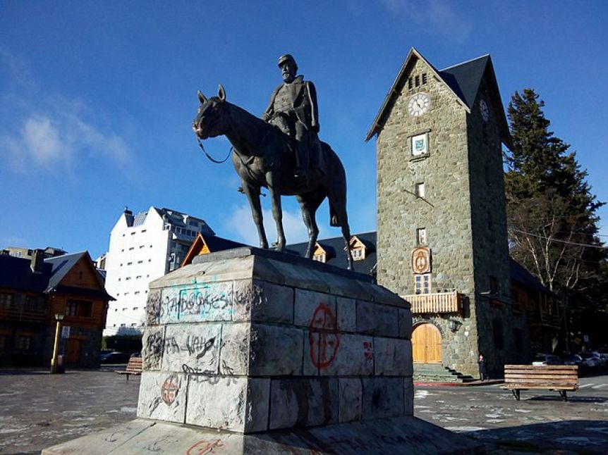 Gennuso no se rinde y apelará la medida que impide trasladar el monumento a Roca