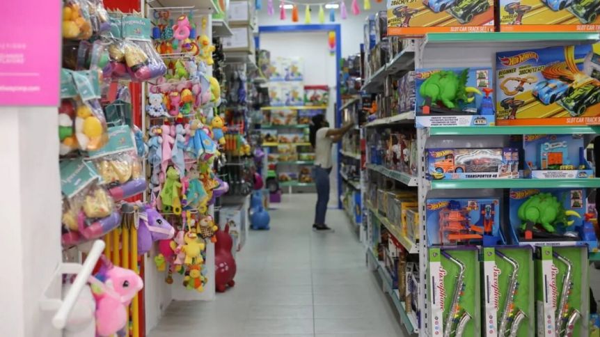 Día de la niñez 2023: impactadas por la devaluación, volvieron a caer las ventas