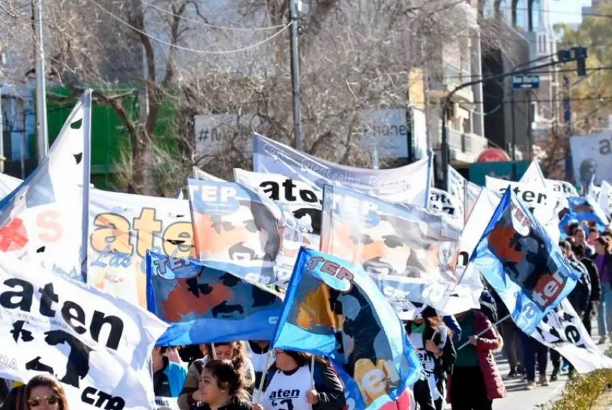 Los referentes gremiales mostraron su postura frente a la decisión de Gutiérrez sobre el pago del bono