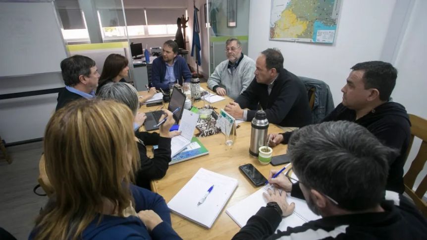 En la antesala de paritarias, el Gobierno ofreció la suma fija de $60.000 para gremios estatales