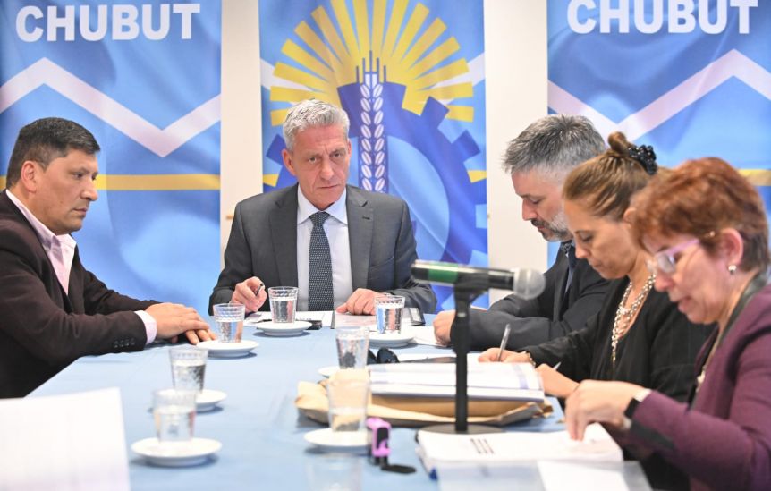 Arcioni aseguró que le legará a Torres la mitad de la deuda que heredó de Das Neves