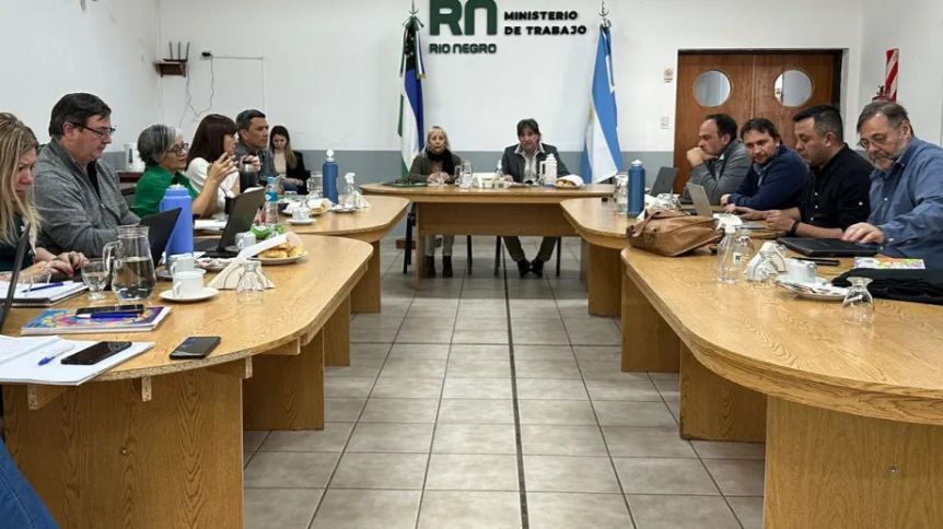 Paritarias: el Gobierno provincial redobló la apuesta y mejoró la oferta ante los gremios