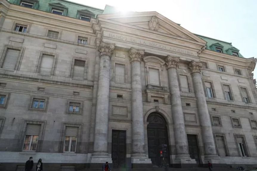 La Justicia allanó Banco Nación por las contrataciones irregulares