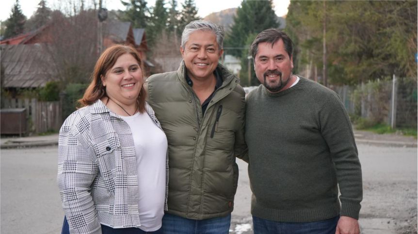 Figueroa plantó bandera en Villa La Angostura para respaldar a sus candidatos en las elecciones municipales