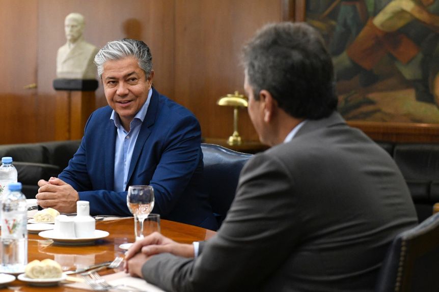 Gas licuado: Rolo consiguió el gancho de 79 intendentes y presidentes de comisiones de fomento