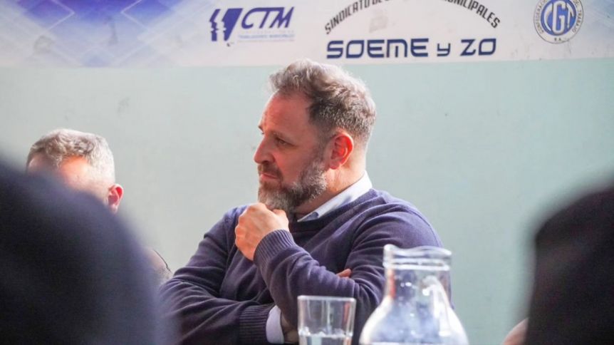 Glinski le reprochó a los demás candidatos a diputados nacionales por la suspensión del debate en Esquel