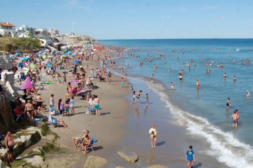 Las Grutas comenzó a cobrar el impuesto al turista y se armó la polémica