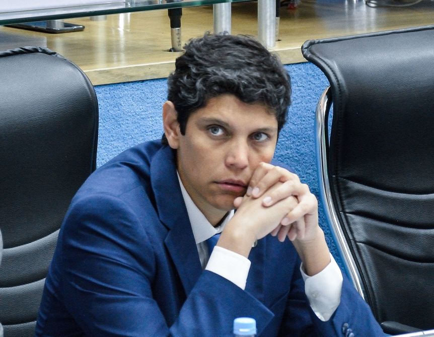 Legisladores peronistas le piden al STJ que informe cuánto cobran los jueces