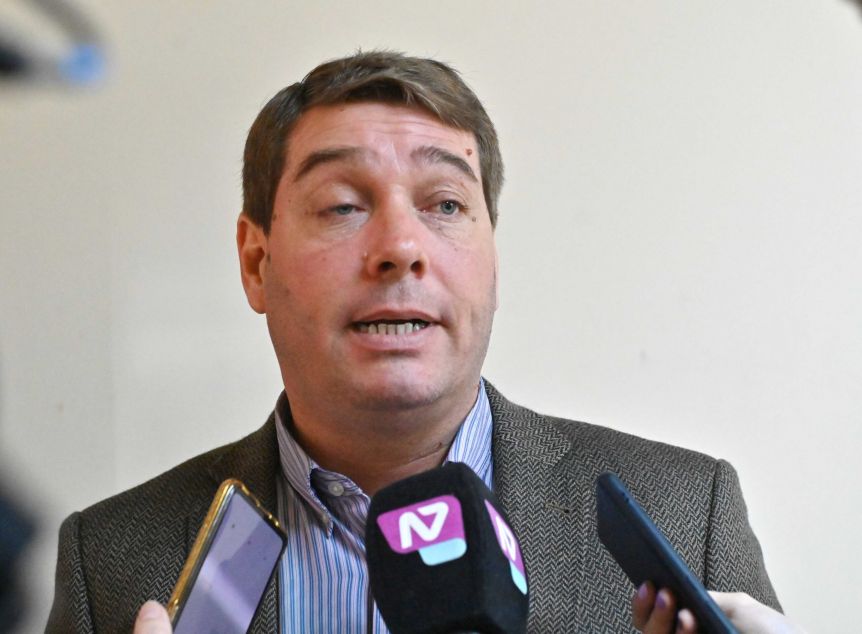 Cortocircuito en la Caja de Rawson: Biss tuvo que salir a aclarar qué pasó con el pago a Bomberos