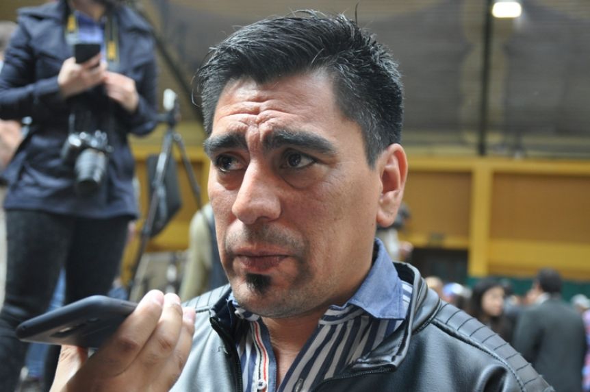 Sin paciencia y sin agua: Españon denunció a funcionarios del SPSE por incumplimiento