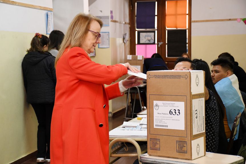 Alicia votó por última vez como gobernadora de Santa Cruz: “Di lo mejor para mi provincia”