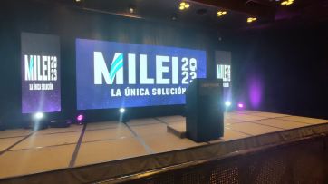 Máxima tensión en los búnkers nacionales tras el cierre de unos comicios con final abierto