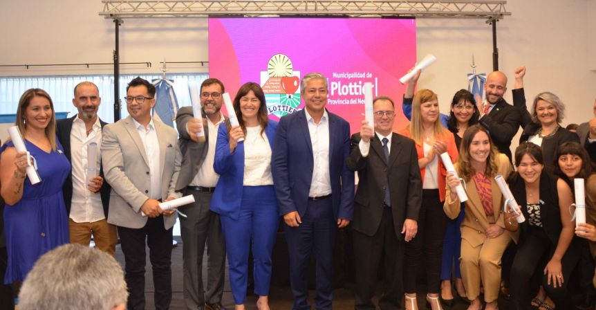 Todo en orden: Bertolini recibió su diploma como intendente electo de Plottier