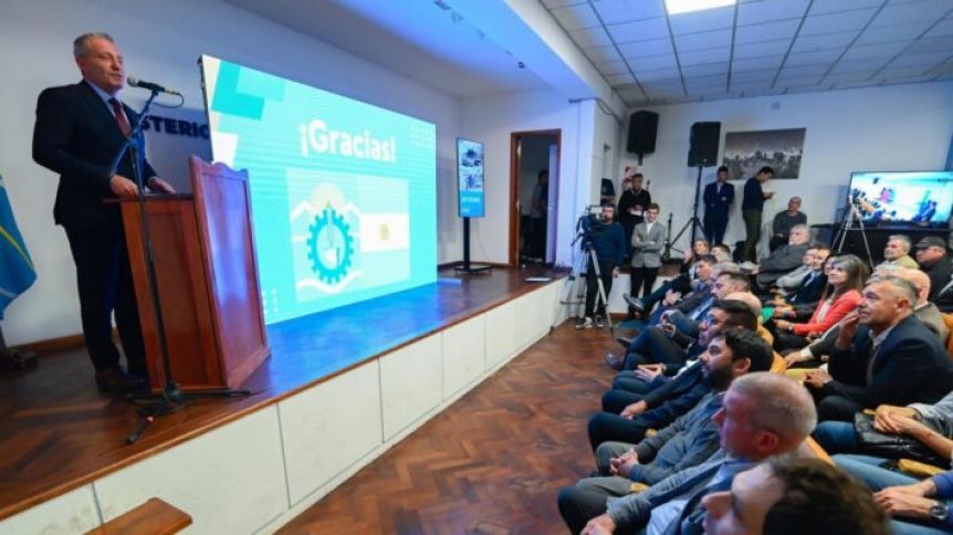 A días de pasar la posta, Arcioni valoró la transición “ordenada” que lleva con Torres