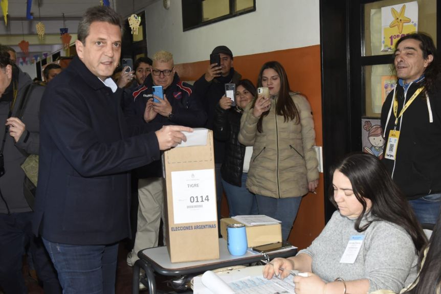 Sergio Massa emitió su voto y pidió