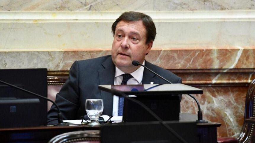 Weretilneck concentrado en su gabinete y dando los pasos finales como senador