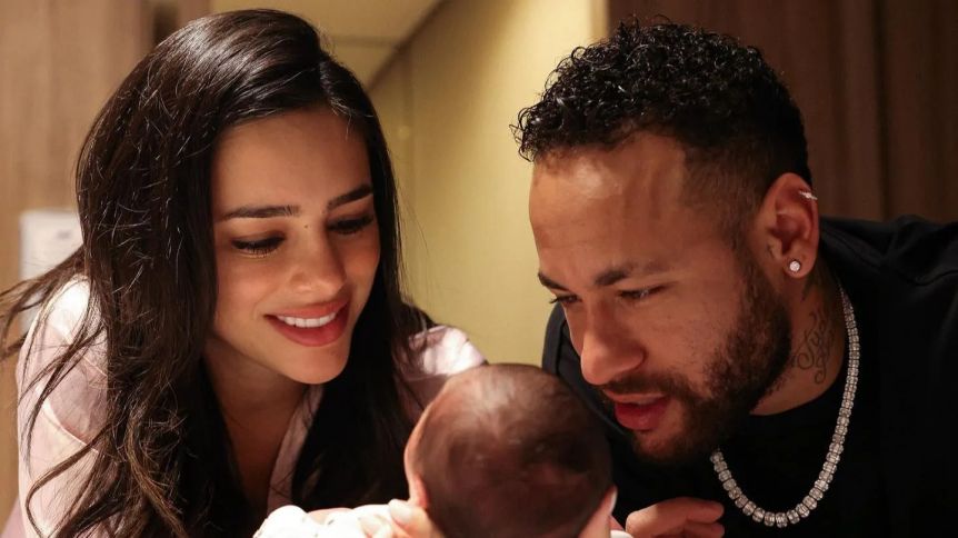 Neymar se separó de la madre de su hija que cumplió un mes