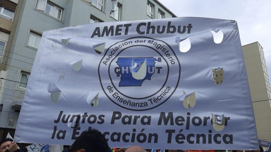 Aumenta la tensión: AMET se suma a la marcha de ADOSAC y apunta contra el Ejecutivo