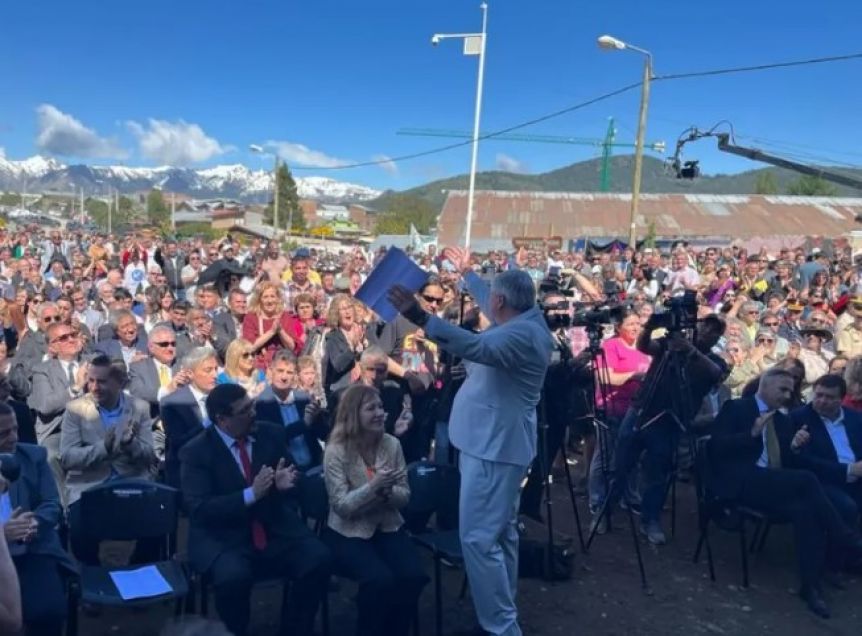 Asumió Walter Cortés como intendente de Bariloche con el apoyo de Weretilneck
