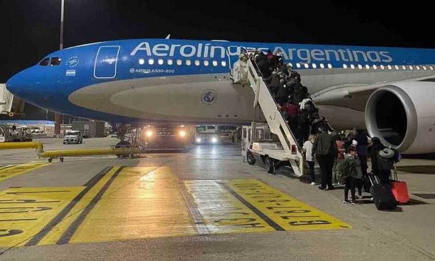 Fuerte aumento en los pasajes aéreos: cuánto sale viajar por el interior del país