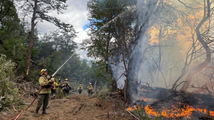 Sigue el fuego en el parque nacional y arrasa con más de 7.000 hectáreas