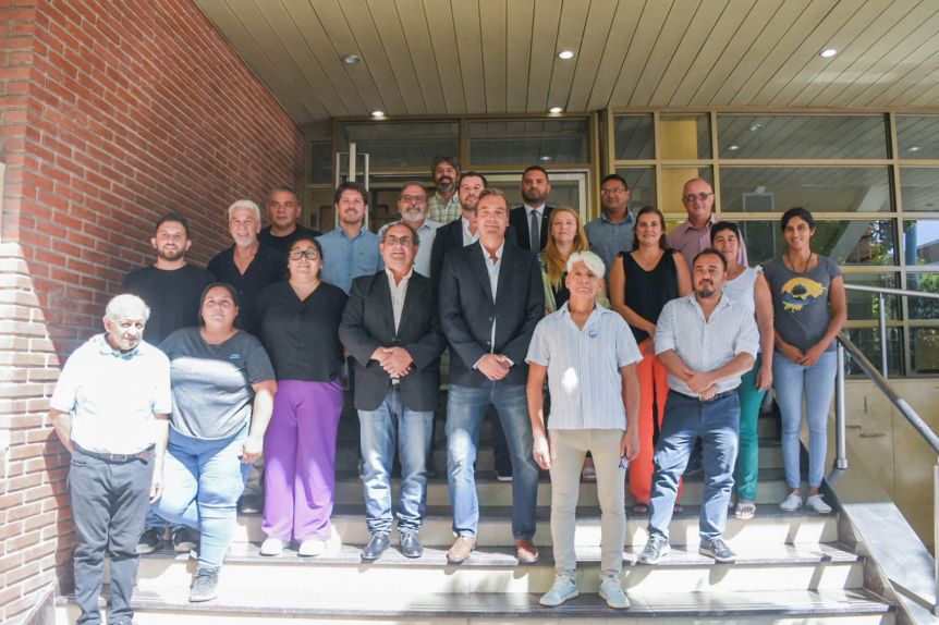 Legisladores e intendentes de UxP a la Justicia por los fondos para transporte y educación