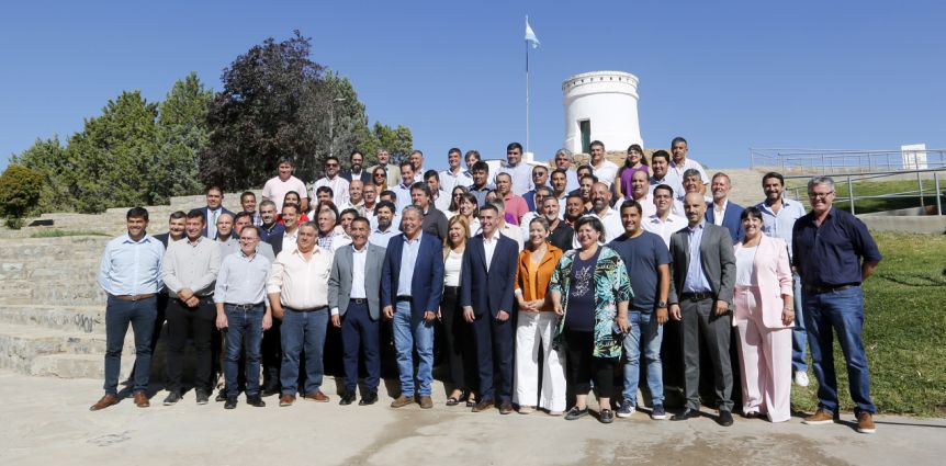Figueroa le bajó línea a sus intendentes: