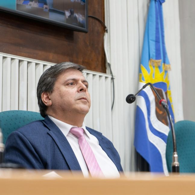 Paritaria caliente: Leguizamón le atribuyó al titular de ATE los salarios de pobreza