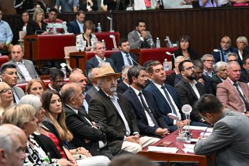 Con palos para Nación, repaso de la deuda y foco en educación, Torres abrió las sesiones