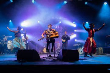 Con gran asistencia comenzó la Fiesta Nacional de la Guitarra