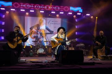 Con gran asistencia comenzó la Fiesta Nacional de la Guitarra