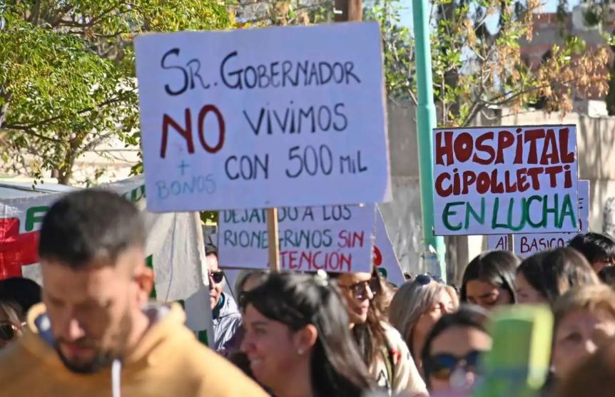 La oposición no le deja pasar una a Weretilneck: crisis en el sector de salud y nuevo impuesto