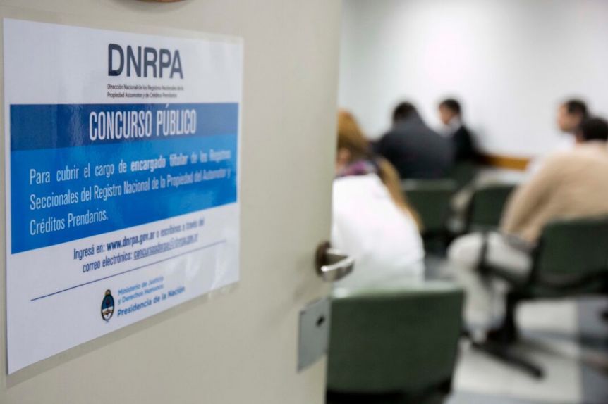 El gobierno dio marcha atrás al aumento en el registro automotor, que había anunció hoy