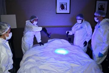 Abuso en Vélez: las impactantes fotos que tomaron los forenses en la habitación del hotel