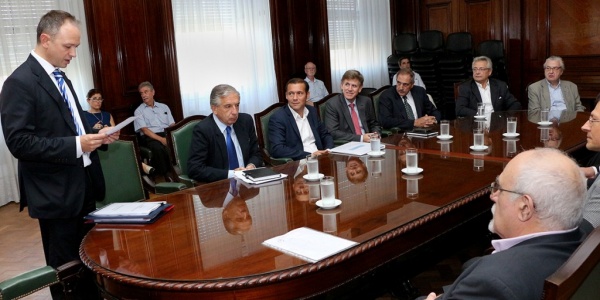 Licitan estudios para centrales hidroeléctricas